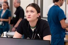 Isa Briones in The Pitt 1x09