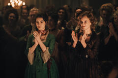 Anamaria Vartolomei, Diane Kruger in The Seduction - Stagione 1