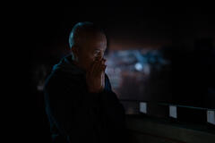 Ken Leung in Industry 4x05