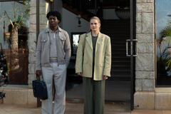 Toheeb Jimoh, Miriam Petche in Industry 4x05