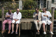 Nicola Rignanese, Antonio Albanese, Niccolò Ferrero e Giuseppe Battiston in Lavoreremo da grandi