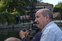 Antonio Albanese sul set del film Lavoreremo da grandi