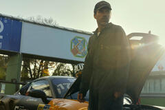 Luca Argentero come Arturo 'Barnie' Benini in Motorvalley 1x04