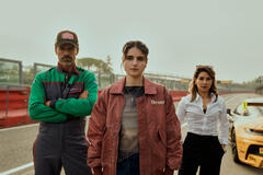 (S-D) Luca Argentero come Arturo 'Barnie' Benini, Caterina Forza come Blu Venturi, Giulia Michelini come Elena Dionisi in Motorvalley 1x05