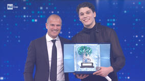 Nicolò Filippucci con 'Laguna' vince nella categoria Nuove Proposte di Sanremo 2026