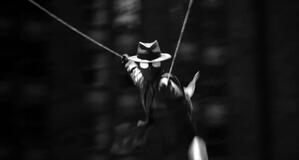 Spider-Noir, scena da Teaser Trailer 'Black & White'