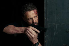 David Lyons come Adam in The Night Agent 3x10