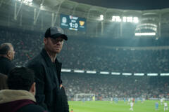 Gabriel Basso come Peter Sutherland in The Night Agent 3x01