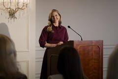 Jennifer Morrison come Jenny Hagan in The Night Agent 3x04