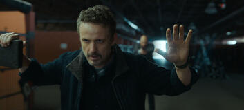 David Lyons come Adam in The Night Agent 3x05