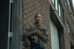 Fola Evans-Akingbola come Chelsea Arrington in The Night Agent 3x09