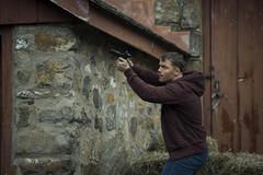 Gabriel Basso come Peter Sutherland in The Night Agent 3x10