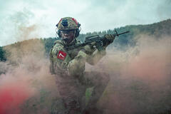 Stephan James come 7 in War Machine