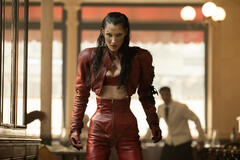 Bella Hadid come Ruby in The Beauty 1x01