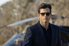 Ashton Kutcher come The Corporation in The Beauty 1x05