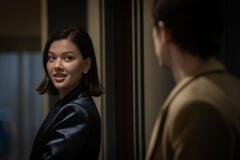 Jessica Alexander come Jordan Bennett, Evan Peters come Cooper Madsen in The Beauty 1x09