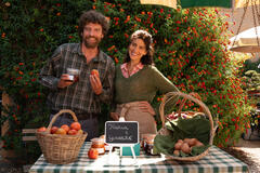 Maurizio Lastrico e Giulia Bevilacqua in Benvenuti in Campagna