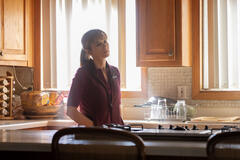 Linda Cardellini in DTF St. Louis 1x01