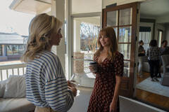 Wynn Everett, Linda Cardellini in DTF St. Louis 1x01