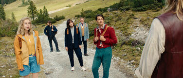 Mangia prega abbaia - Immagine dal set