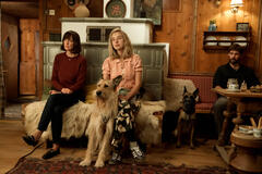 Alexandra Maria Lara, Anna Herrmann, Kerim Waller in Mangia prega abbaia