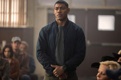 Aaron Pierre in Lanterns - Stagione 1