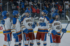 Logan (Antonio Cipriano), Garrett (Belmont Cameli), Dean (Stephen Thomas Kalyn), e Tucker (Jalen Thomas Brooks) in Off Campus - Stagione 1