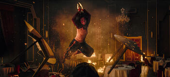 Zazie Beetz come Asia in Ti Uccideranno!