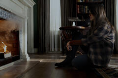 Charly Clive in Rooster 1x01