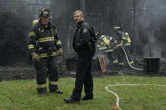 Rory Scovel in Rooster 1x01