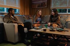 Luke Tennie, Rachel Stubington e Isabella Gomez in Shrinking 3x03