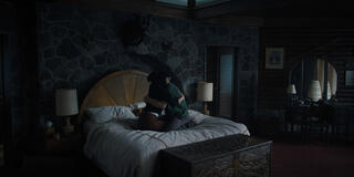 (S-D) Camila Morrone come Rachel Harkin, Adam DiMarco come Nicky Cunningham in Something Very Bad Is Going To Happen 1x03