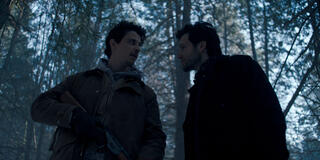 (S-D) Adam DiMarco come Nicky Cunningham, Jeff Wilbusch come Jules in Something Very Bad Is Going To Happen 1x06