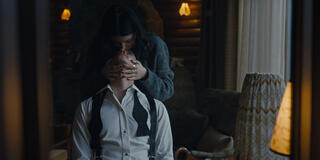 (S-D) Adam DiMarco come Nicky Cunningham, Camila Morrone come Rachel Harkin in Something Very Bad Is Going To Happen 1x08