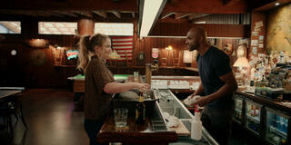 (S-D) Clare Filipow come Hannah, Colin Lawrence come Preacher in Virgin River 5x10