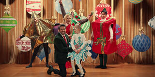 (S-D) Mark Ghanimé come Dr Cameron Hayek, Teryl Rothery come Muriel, Trevor Lerner come Bert, Ava Anton come Hazel in Virgin River 5x11