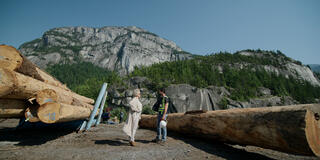 Barbara Pollard come Melissa Montgomery, Benjamin Hollingsworth come Brady in Virgin River 5x01