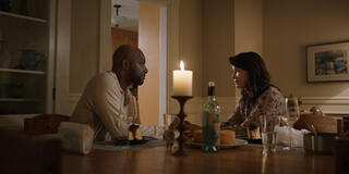 Colin Lawrence come Preacher, Lexa Doig come Paige Lassiter in Virgin River 5x01