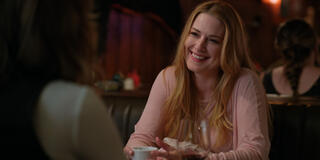 Alexandra Breckenridge come Mel Monroe in Virgin River 5x01