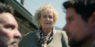 Darcy Laurie come Gene Sackheim, Barbara Pollard come Melissa Montgomery, Benjamin Hollingsworth come Brady in 5x02