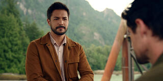 (S-D) Marco Grazzini come Mike, Benjamin Hollingsworth come Brady in 5x04