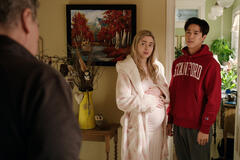 (S-D) Sarah Dugdale come Lizzie, Kai Bradbury come Denny Cutler in Virgin River 6x01