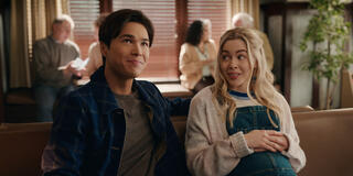 (S-D) Kai Bradbury come Denny Cutler, Sarah Dugdale come Lizzie in Virgin River 6x01