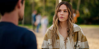 Elise Gatien come Lark in Virgin River 6x07