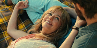 Jessica Rothe come Sarah in Virgin River 6x07