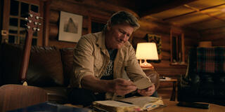 John Allen Nelson come Everett Reed in Virgin River 6x08