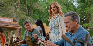 John Allen Nelson come Everett, Alexandra Breckenridge come Melinda Monroe e Tim Matheson come Dr. Vernon Mullins in Virgin River 7x10