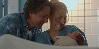 (S-D) Martin Henderson come Jack Sheridan e Alexandra Breckenridge come Melinda Monroe in Virgin River 7x10