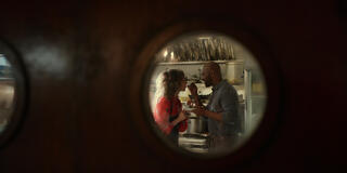 Carmel Amit come Jamie e Colin Lawrence come John 'Preacher' Middleton in Virgin River 7x04