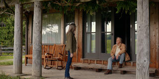 (S-D) Annette O'Toole come Hope McCrea e John Ralston come Roland in Virgin River 7x06